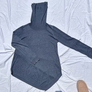 JOAN VASS STUDIO TURTLENECK